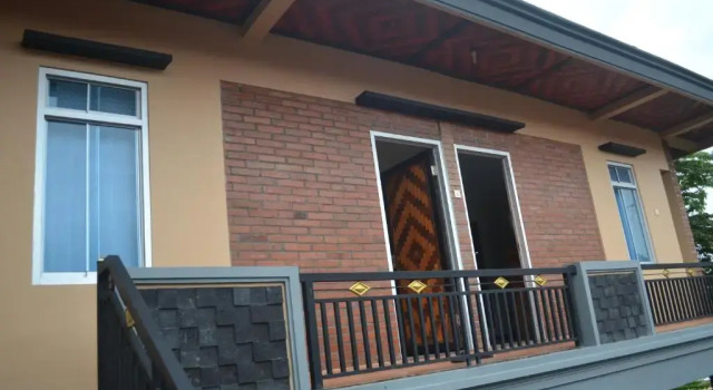 Camera doppia Economy con balcone e con vista Crown Guest House