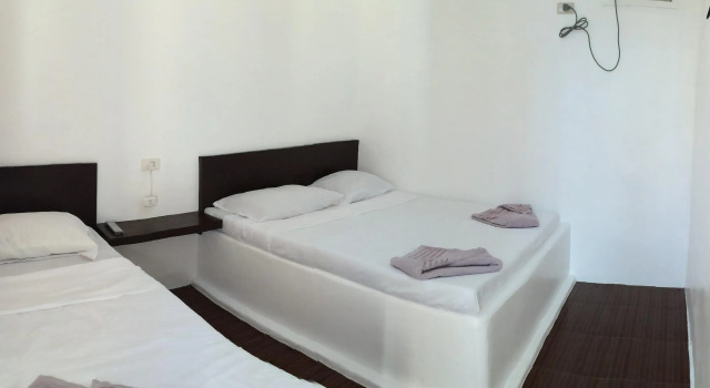 Lola's Lodge