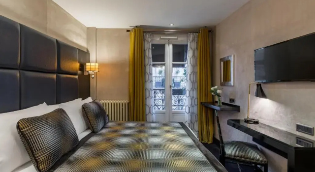 Двухместный номер Superior с балконом Chalgrin Boutique Hotel