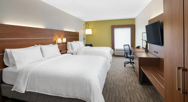 Четырёхместный номер Standard Holiday Inn Express Statesboro by IHG