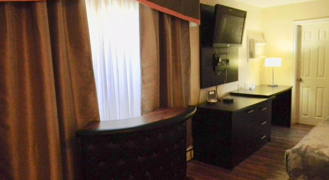 Люкс Standard American Plaza Motel