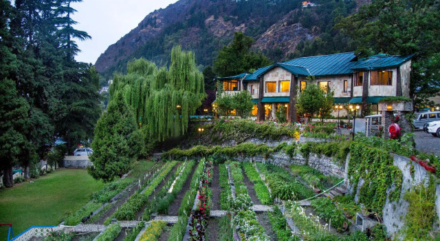 Люкс с видом на окрестности Shervani Hilltop Resort