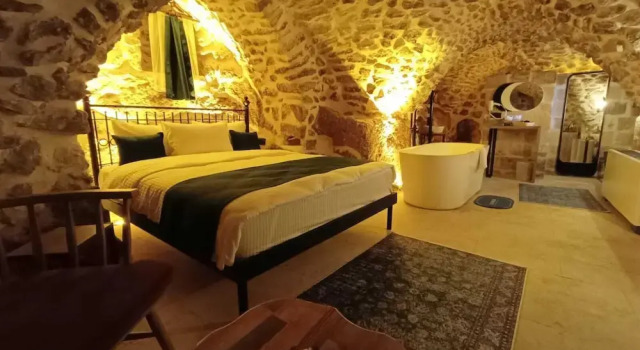 Tuğmaner Small House Ajar
