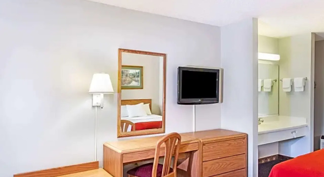 Люкс Deluxe Days Inn by Wyndham Valdosta I-75