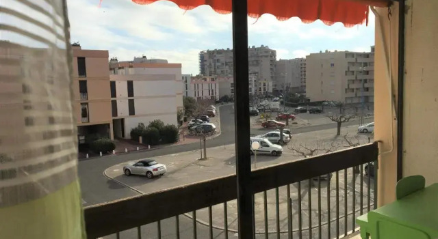 Joli studio avec terrasse proche du port de Saint Cyprien -3RM168