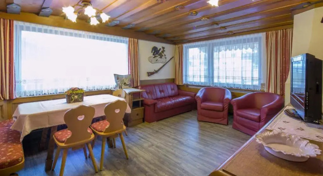 Апартаменты Comfort с 4 комнатами Alpin Apartments Colfosco