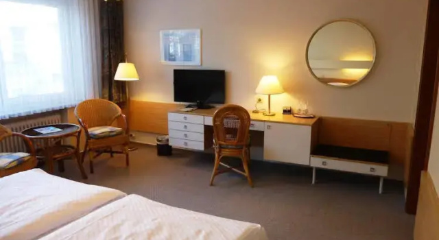 Hotel Niedersachsen, Забронировать Отель Квакенбрюк Osnabrücker Land