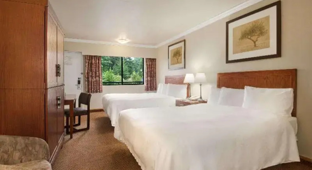 Номер Standard Lions Gate Travelodge
