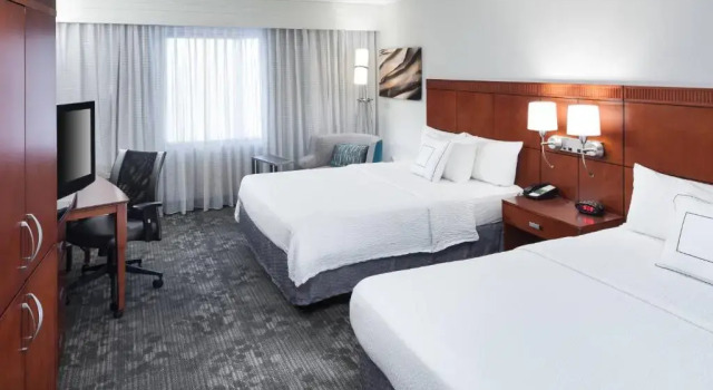 Четырёхместный номер Standard Courtyard by Marriott Hattiesburg