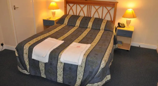 Номер Economy The Carlton Hotel