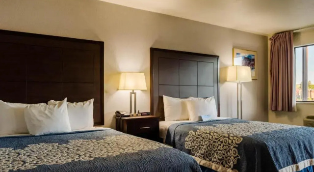 Четырёхместный номер Standard Econo Lodge Panguitch near Bryce Canyon