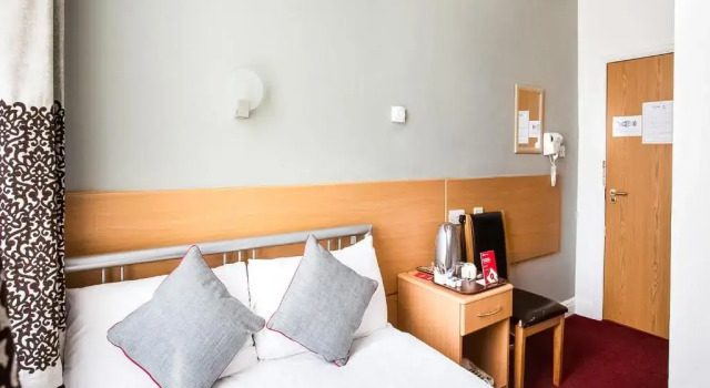 Номер Classic London Guest House by OYO - Acton
