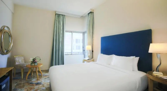 Двухместный номер Deluxe с балконом и с частичным видом на море Riviera Hotel and Beach Lounge, Beirut
