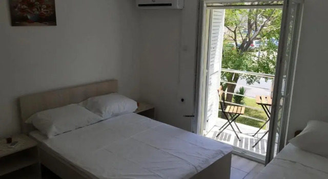 Коттедж c 1 комнатой House Mima