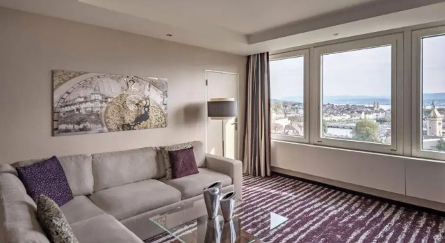 Люкс с доступом в клубный лаунж Zurich Marriott Hotel