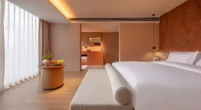 Пятиместный семейный люкс с видом на горы Отель Zhangjiajie Qishi Li Cave Homestay