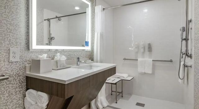 Четырёхместный люкс Home2 Suites by Hilton Bangor