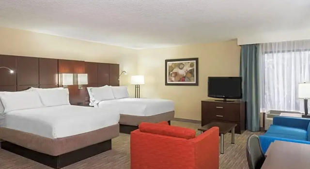 Полулюкс Holiday Inn Express Hotel & Suites Ft. Lauderdale-Plantation by IHG