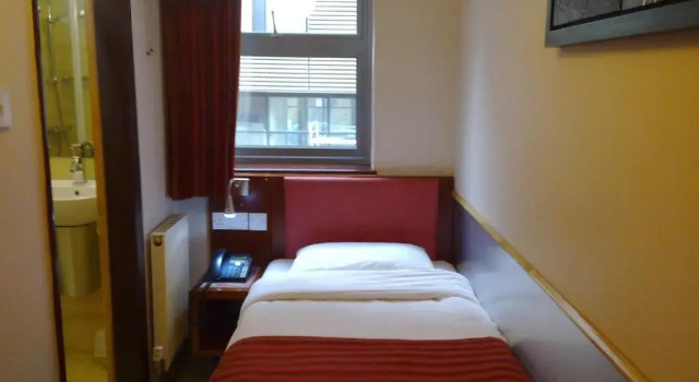 Одноместный номер Standard Eurotraveller Hotel- Express
