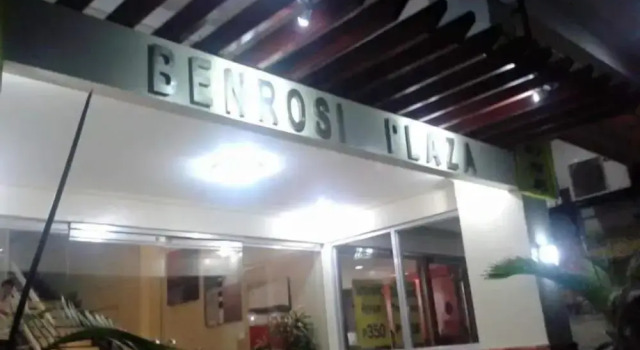 Ekonumi Rooms at Benrosi Plaza, Забронировать Отель Паранак 