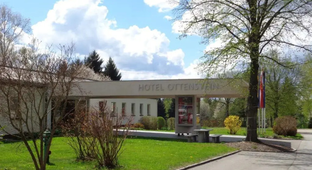 Hotel Restaurant Ottenstein Superior, Prenota Hotel Rastenfeld 