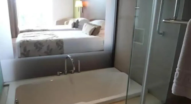 Номер Superior Ramee Grand Hotel and Spa, Pune