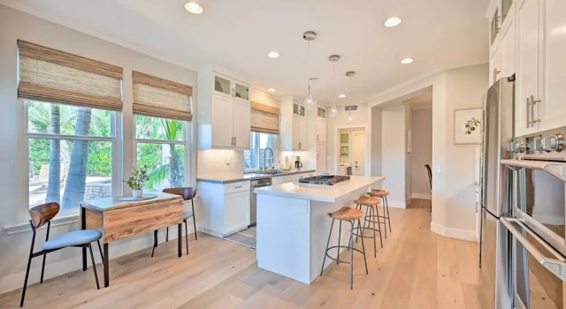 Коттедж Stunning Carlsbad Gem w/ Fire Pit & Hot Tub!
