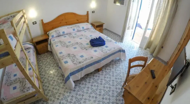 Четырёхместный номер Standard Hotel Regina del Mare