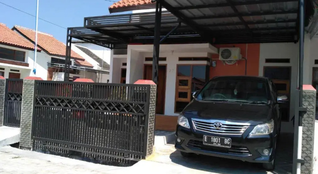 Коттедж WIEN HOMESTAY CIREBON - B7 Family Homestay