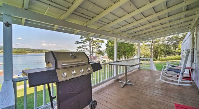 Quaint Cottage Overlooking Cherokee Reservoir, Buchen Sie Ferienhaus Bean Station Tennessee