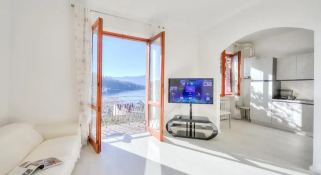 Sunny Apartment Lake View Laveno