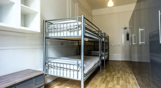 Четырёхместный номер Standard Sandeman-Allen Hostel