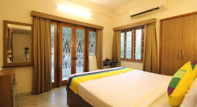 Двухместный номер Deluxe с балконом Anamitra Guest House