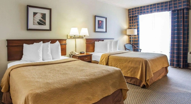 Четырёхместный номер Standard Quality Inn & Suites Everett