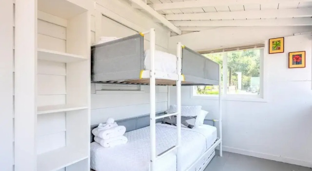 Bungalow 7 - 2br, Waterfront, Book Hotel Westhampton Beach New York State