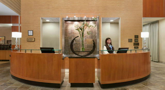 Holiday Inn Hotel & Suites Gateway, Book Hotel Hoteller i Williamsburg med pool, Swimmingpool
