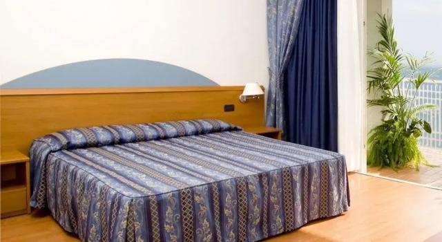Hotel Adria sul Mare, Забронировать Отель Отели в центре Каорле с завтраком, отели в центре Каорле с завтраком