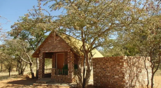 Kaoko Bush Lodge, Book Hotel Hoteller i Kamanjab med parkering, Parkering