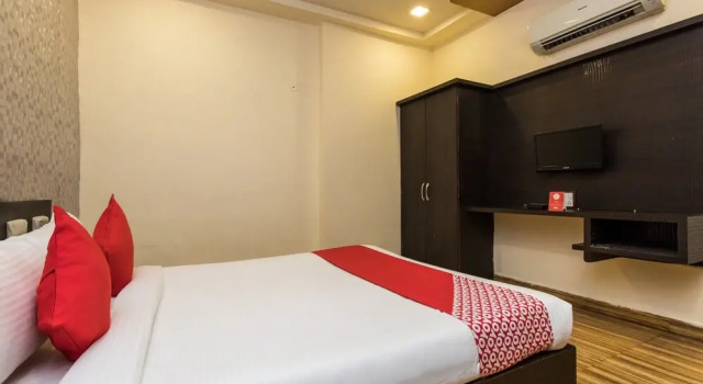OYO 23471 Hotel Hilton Tower