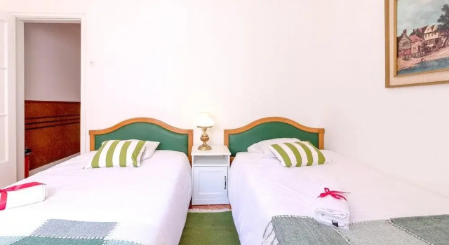 Brand new fully furnished hostel just 20 meters from Anjos metro station - 10, Забронировать Хостел Хостелы Лиссабона, рядом с Станция метро Авенида, Хостел
