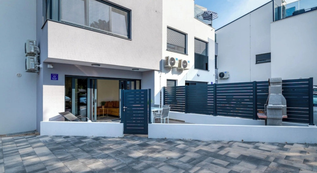 Villa Vida, Забронировать Вилла Отели Водице с парковкой, рядом с Пляж Балу, Парковка