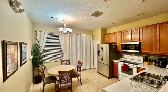 Апартаменты Luxury Compass 3BR Townhouse Near Disney Parks 2