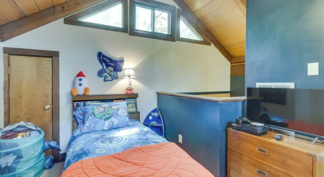 Коттедж Wintergreen Home w/ Hot Tub, Deck & Mountain Views