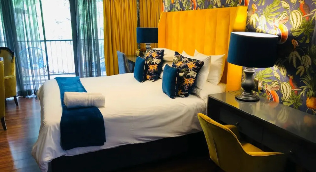 Номер Superior с балконом Grafiti Boutique Hotel