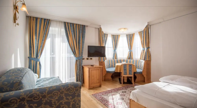 Трёхместный семейный номер Standard с балконом Hotel Chalet allImperatore