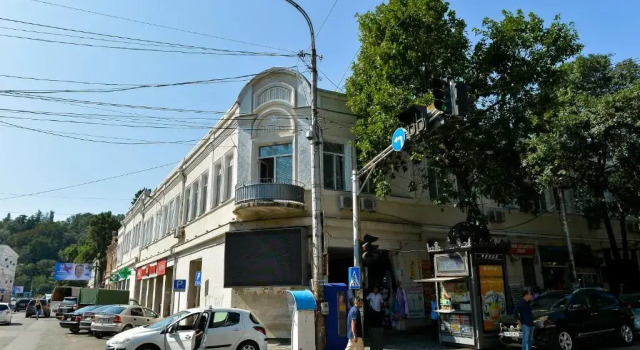 Chveni Qalaqi, Varaa Hotelli Ukimerioni Kutaisi