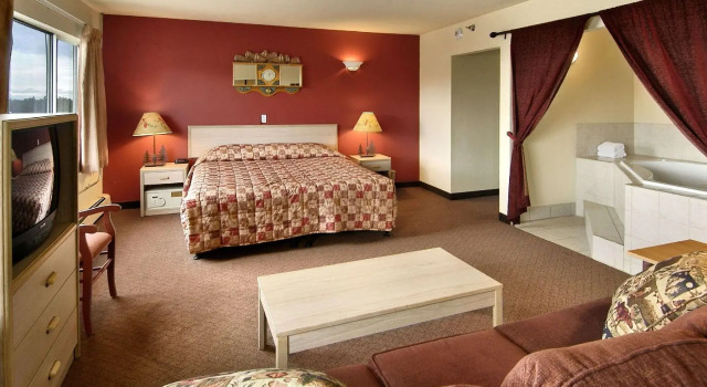 Двухместный люкс Ramada Downtown by Wyndham Anchorage
