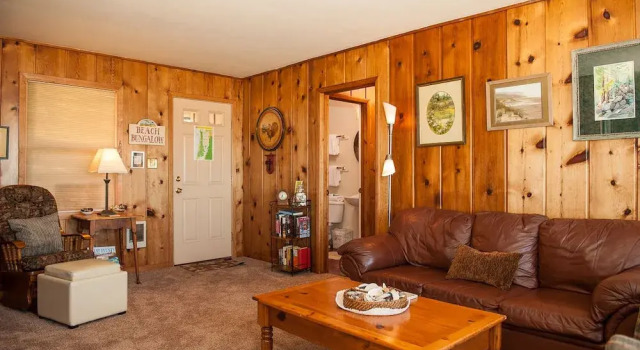 Beach Bungalow Roads End 2 Br cottage by RedAwning, Varaa Lomakoti Lincoln City Oregon Coast