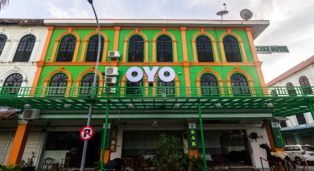 OYO 1771 Zeke Hotel, Prenota Hotel Batam Indonesia
