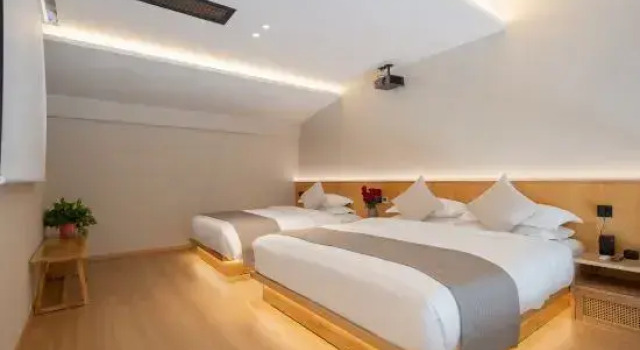 Семейный люкс Floral Hotel·Lianhua Jing Hotel